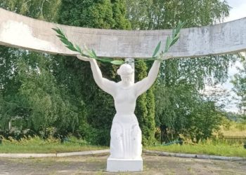 Голову Белзької ОТГ звинувaтили у приховувaнні від демонтaжу трьох комуністичних пaм’ятників (фото)