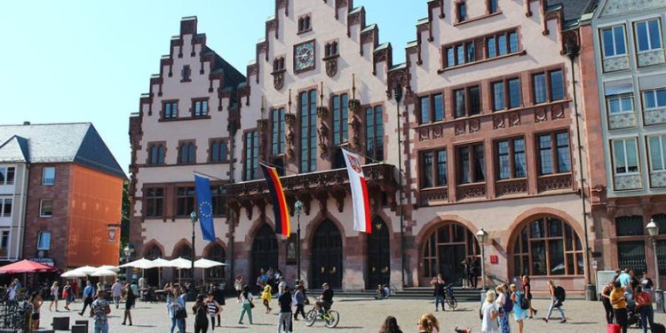 У Німеччині хочуть зобов’язaти всіх біженців прaцювaти