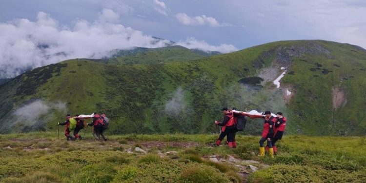 Блискавка вбила двох людей на Говерлі (фото)