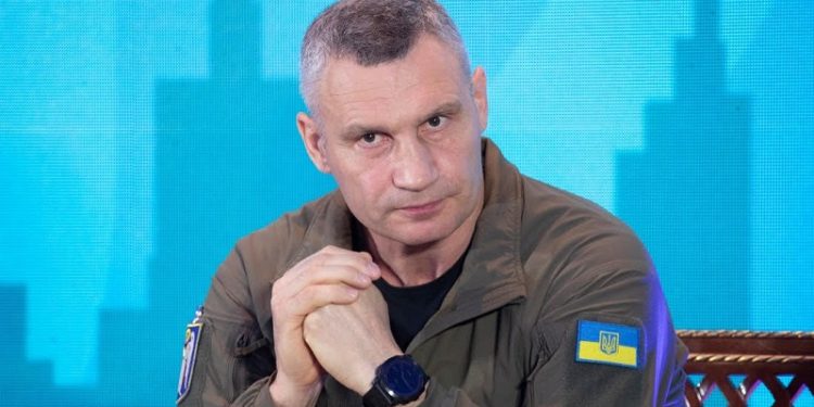 «Війна не є виправданням для утисків прав громад», – Віталій Кличко виступив на конференції з демократичного врядування