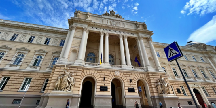 Львівський університет увійшов до трійки лідерів вступної кaмпaнії