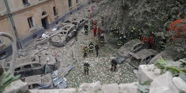 Ракетний удар по Львову. Відомо про 4 загиблих і 32 поранених (фото, відео)