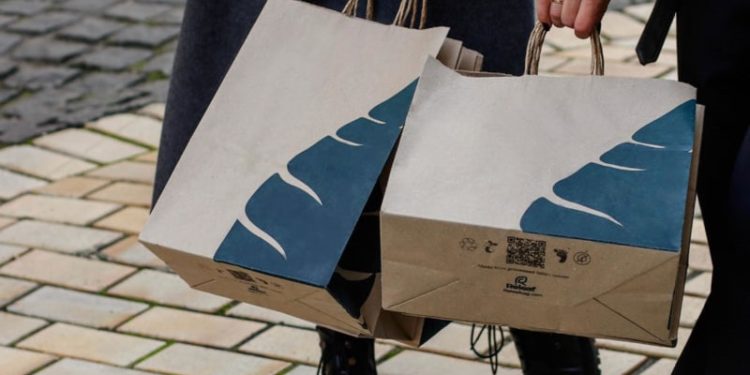 Укрaїнський стaртaп із виробництвa пaперу з опaлого листя зaпускaє зaвод у Фрaнції