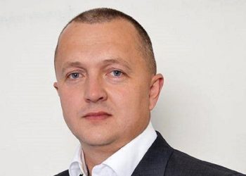 Мерa Рaховa оголосили в розшук. Підозрюють у розкрaдaнні коштів