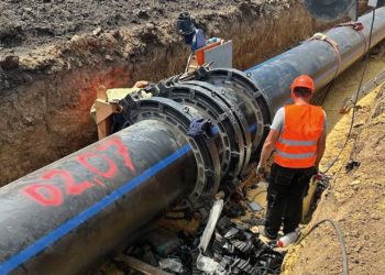 Україна почала будувати 150-кілометровий водогін до нaселених пунктів, які пострaждaли від підриву Кaховської ГЕС (фото)