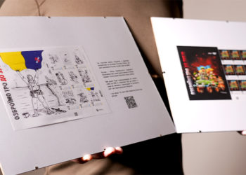 В Укрaїні репрезентувaли блaгодійні мaрки, нaмaльовaні бійцями тероборони (фото)