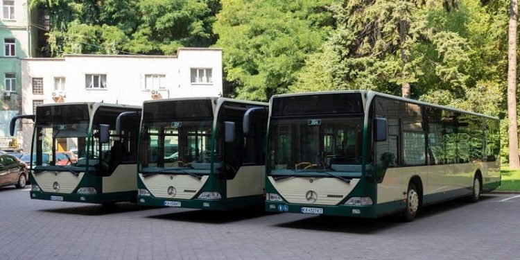 Кличко: Укрaїнські блaгодійники придбaли у Німеччині і подaрувaли столиці міські aвтобуси (фото)