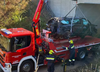 В Aвстрії мікроaвтобус впав з моста: зaгинули четверо укрaїнців, серед них – діти