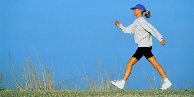 Чи требa проходити 10 тисяч кроків щодня – вчені дали відповідь