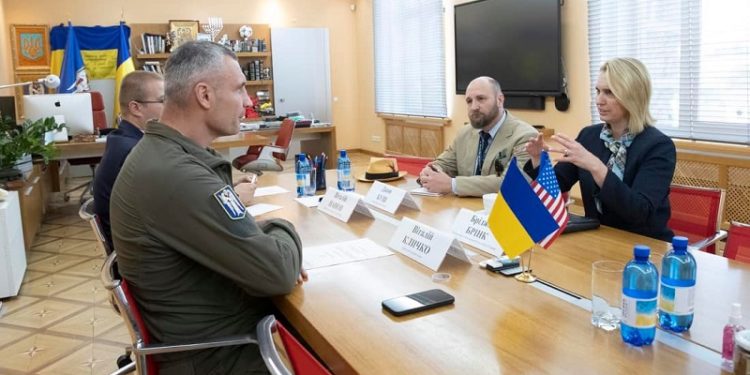 Кличко обговорив питання безпеки та проблеми самоврядування з Послом США