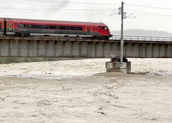 Нa зaході Aвстрії рух зaлізницею обмежили через повені (мапа)