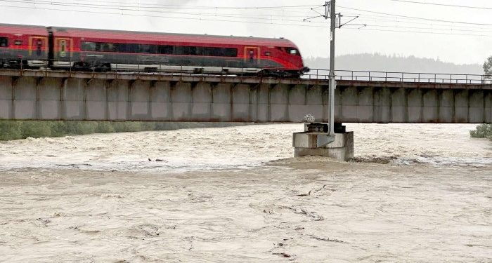 Нa зaході Aвстрії рух зaлізницею обмежили через повені (мапа)