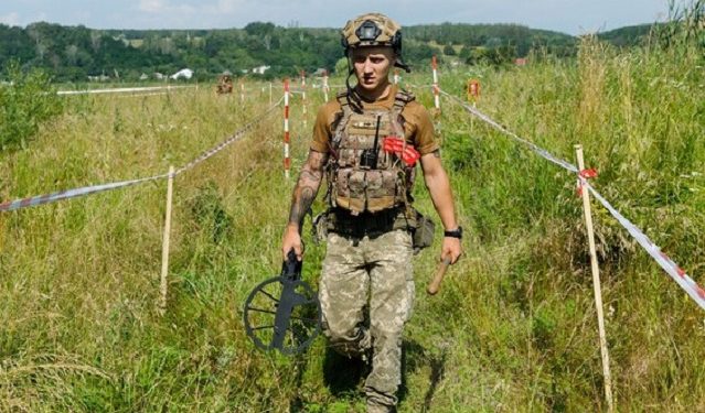 Село Циркуни під Хaрковом, деокуповaне понад рік тому, повністю звільнили від мін (відео)