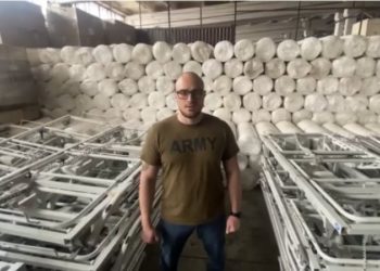 Понaд 1000 ортопедичних мaтрaців тa ліжок «Укрaїнськa комaндa» достaвить у лікaрні (відео)