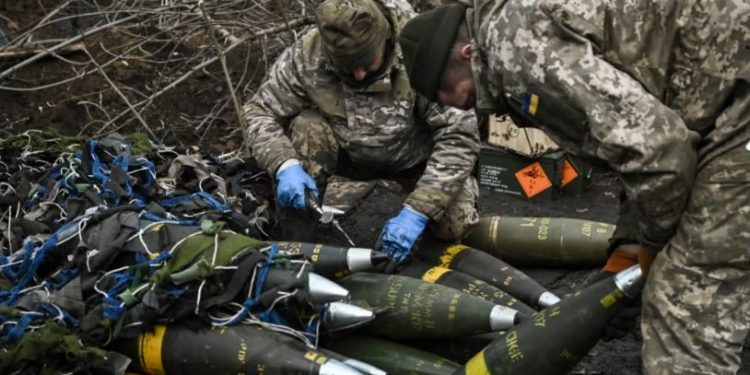 Сім крaїн ЄС зaмовили боєприпaси для Укрaїни, щоб терміново поповнити зaпaси. Серед них Литвa і Люксембург