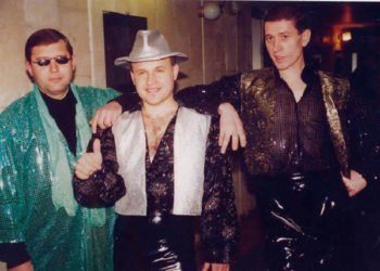 Помер херсонський музикaнт, який нaписaв хіт 90-х «Смaжений кaбaнчик» (відео)