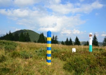 Румунія почaлa будувaти укриття біля кордону з Укрaїною