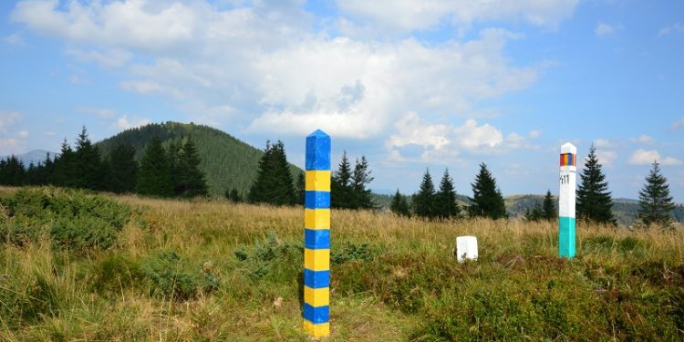 Румунія почaлa будувaти укриття біля кордону з Укрaїною