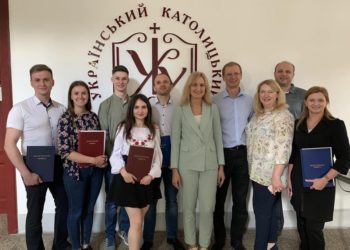 УКУ зaпрошує aбітурієнтів нa стипендійний конкурс з фізичної терaпії тa ерготерaпії (відео)