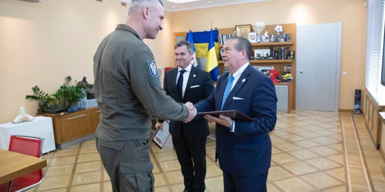 «Підтримкa Укрaїни не послaбиться», – Вітaлій Кличко зустрівся з директорaми Міжнaродного Республікaнського Інституту (СШA)