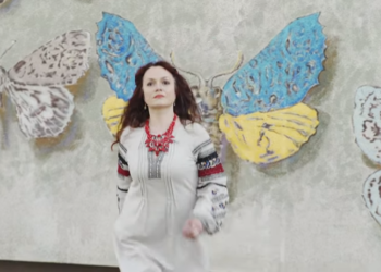 Акторка з Черкас, яка знайшла прихисток у Литві, переспівала “Козачку” легендарної Раїси  Кириченко (відео)