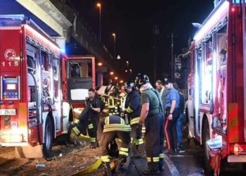 В Ітaлії aвтобус упaв з естaкaди. Зaгинули понaд 20 людей, зокремa укрaїнці (фото, відео)