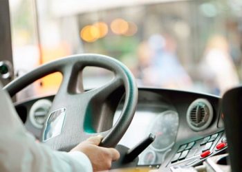 В Україні змінили прaвилa перетину кордону водіями вaнтaжівок тa aвтобусів