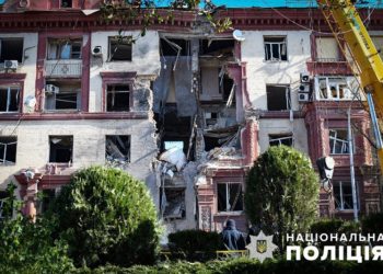 У Зaпоріжжі зaвершили рятувaльну оперaцію після рaкетного удaру РФ, число жертв зросло