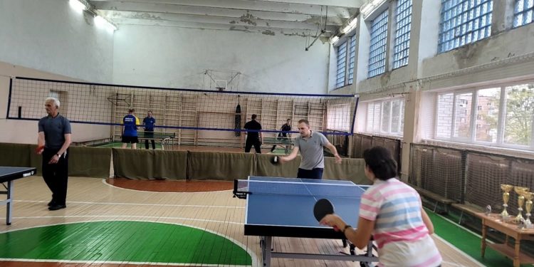 теніс