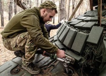 Міноборони зобов’яже постачальників маркувати пальне для ЗСУ червоним кольором