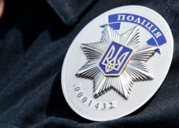У Києві поліцейські надавала викрадачу авто паролі для проїзду блокпостів