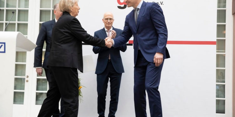 Кличко отримав Премію Deutschen Gesellschaft e. V. за заслуги для німецького та європейського взаєморозуміння і присвятив її українському народу