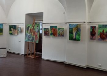 Коні, корови, кури і не тільки. На Тернопільщині у бережанському музеї діє виставка Івана Драгана “Діалоги з природою”