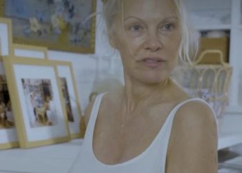 Памела Андерсон