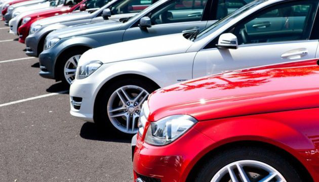 Масовий рейд на Михайлівській площі виявив десятки порушників паркування
