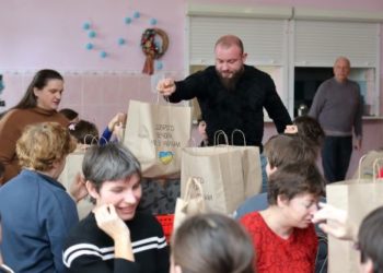 Тернопільська обласна організація ветеранів війни з різдвяними подарунками відвідала дитячий будинок