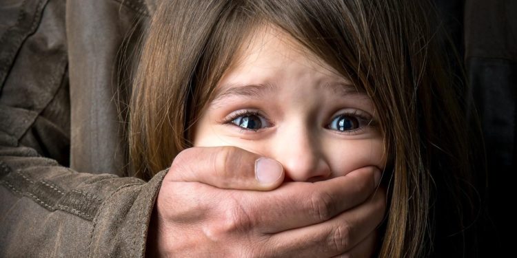Довічне ув'язнення за злочини особливої тяжкості проти дітей