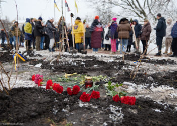 У Києві в’явилася алея пам’яті «азовців» – захисників Маріуполя, вбитих росіянами в Оленівці