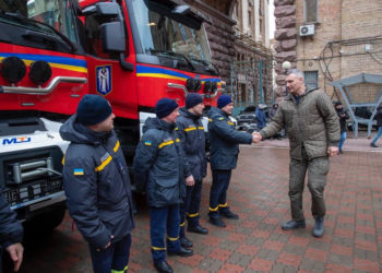 Німецькі міста-побратими передали Києву нову партію допомоги – спецавто для комунальників