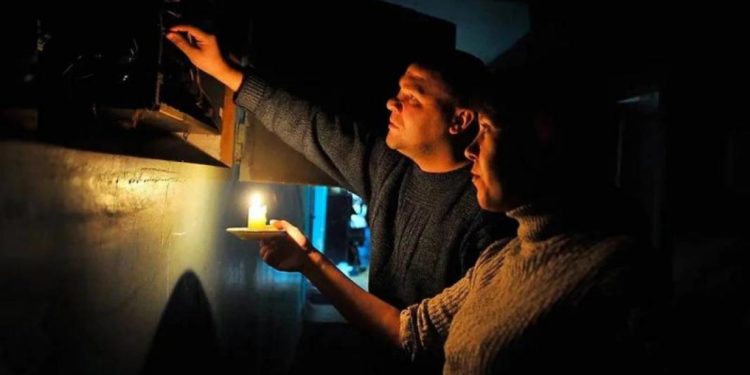світло