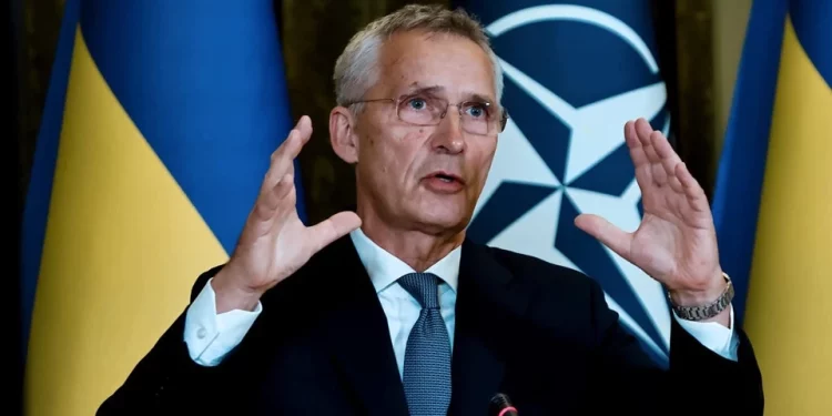 НАТО має підготуватися до протистояння з росією, яке може тривати десятиліттями, – Столтенберг