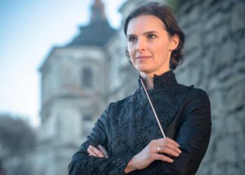 диригентка