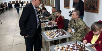Гра з гросмейстером