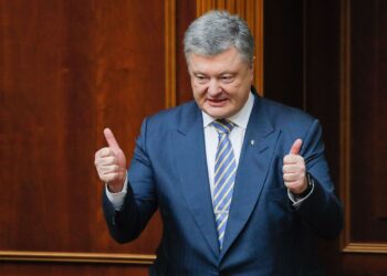 Порошенко лише за рік війни заробив 4,6 млрд грн