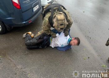 Затримання нападників. Фото Нацполіції
