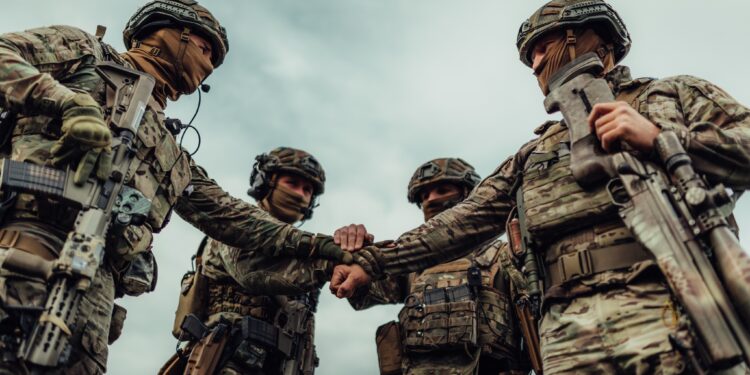 Що таке Контракт 18–24