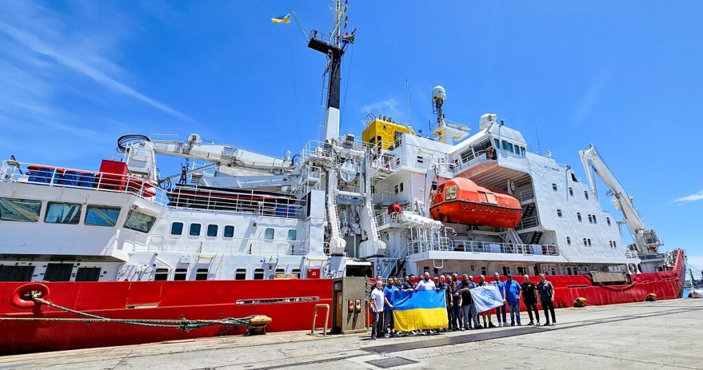 Українське науково-дослідницьке судно "Ноосфера"