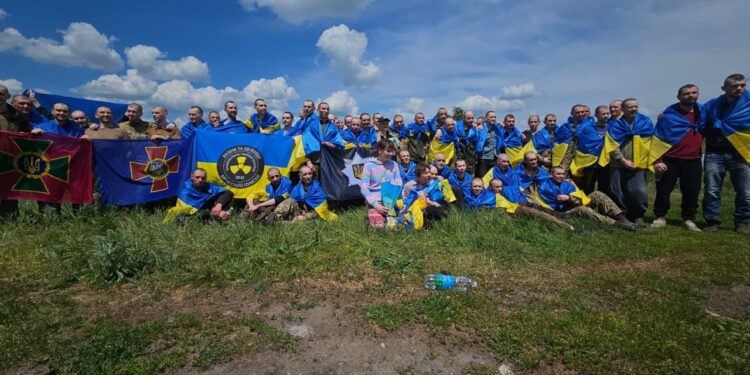 Обмін війьковополонених. Фото зі сторінки Володимира Зеленського