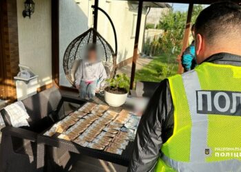 Обшук у шахраїв. Фото Нацполіція