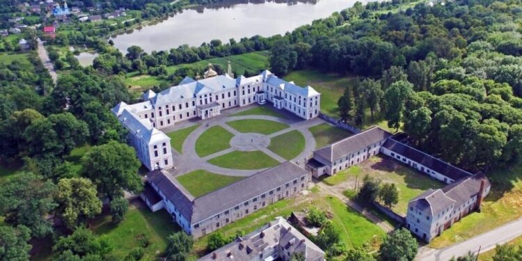 Вишнівецький палац з висоти. Фото з сайту Міністерства культури та інформаційної політики України